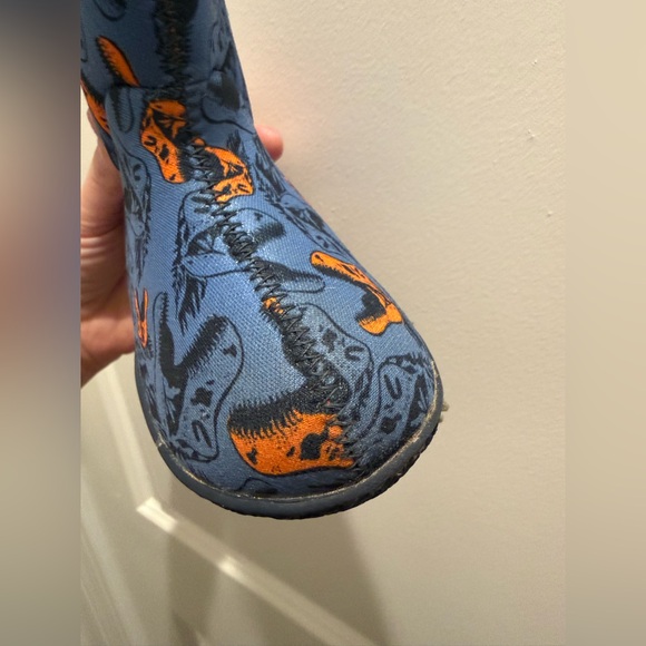 Bogs Kids' Blue and Orange Waterproof Insulated Dinosaur Snow Boots 8 - Picture 6 of 9